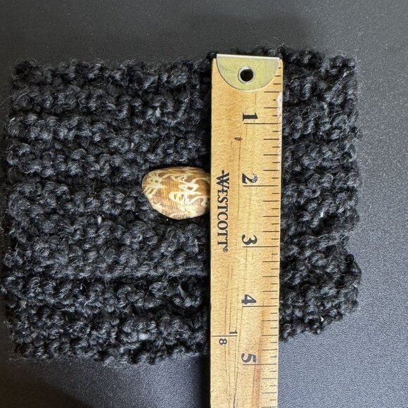 Vintage Black Crochet Knit Satin-Lined Pouch Coin Purse Mini-Wallet, Shell Clasp - Picture 7 of 7